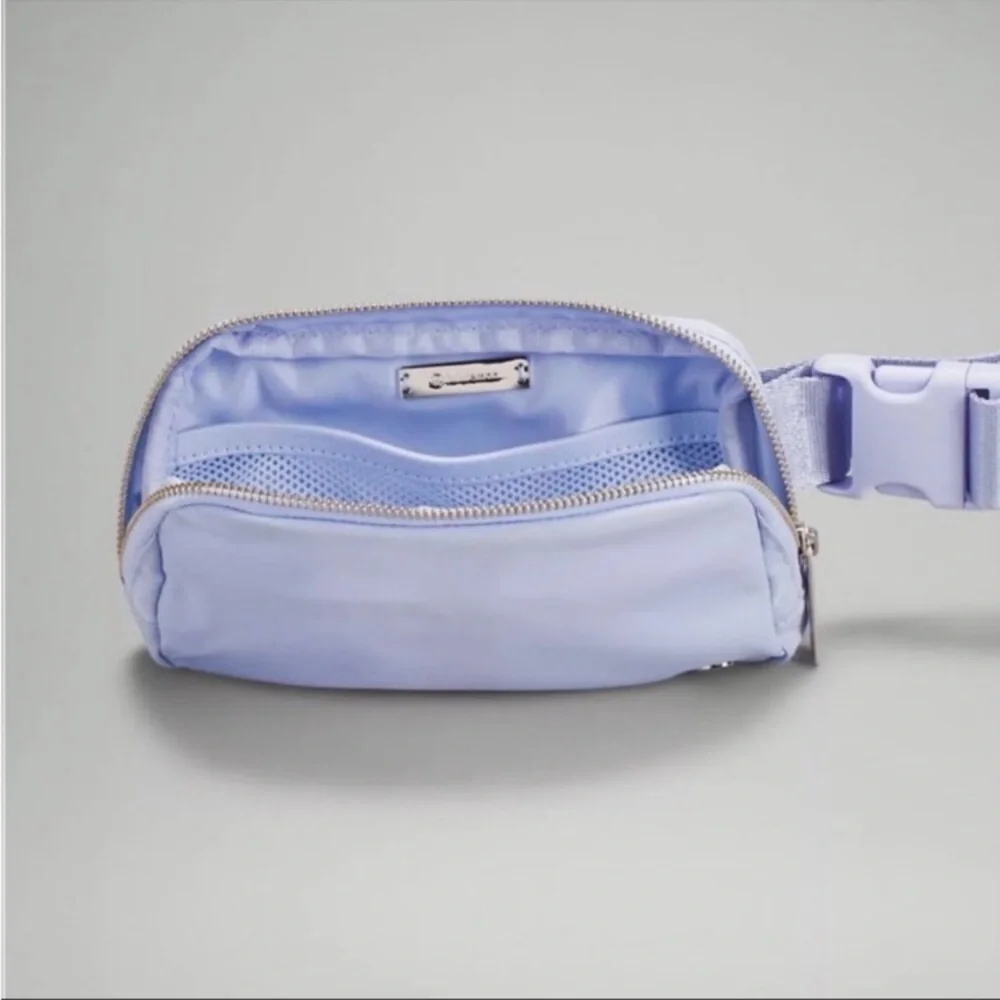 Lululemon Everywhere Belt Bag Lavender 1L —#039 - Picture 2 of 6